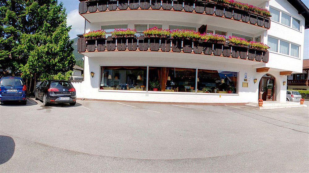 Hotel Rheinischer Hof Гармиш-Партенкирхен Екстериор снимка