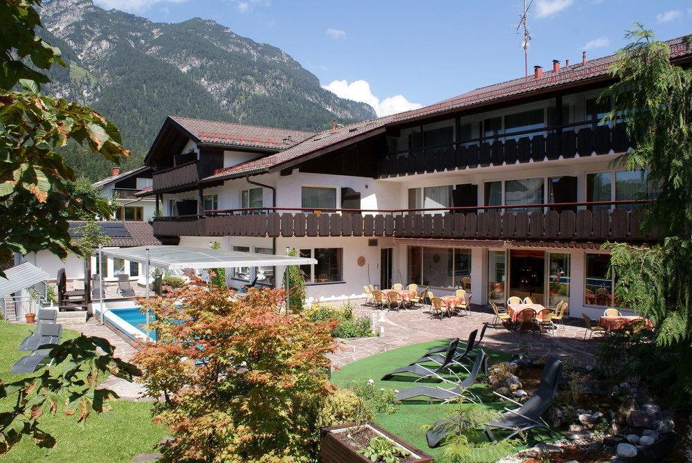 Hotel Rheinischer Hof Гармиш-Партенкирхен Екстериор снимка