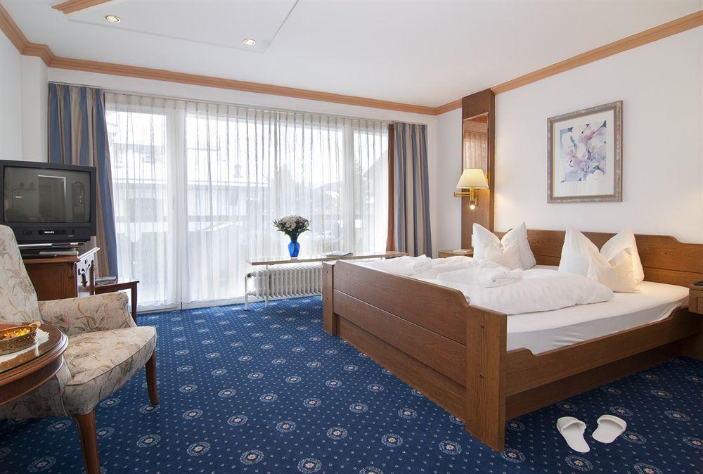 Hotel Rheinischer Hof Гармиш-Партенкирхен Екстериор снимка